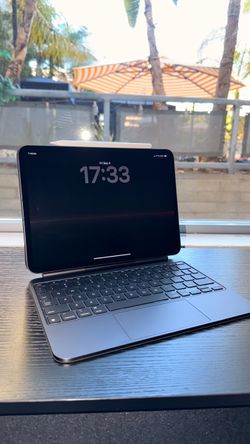 11” iPad Pro M5 WiFi+Cellular, Magic Keyboard, Apple Pencil Pro ‼️BUNDLE‼️