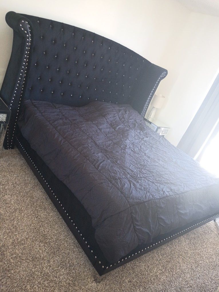 π€ Modern Luxury King Bed Set- West Hollywood