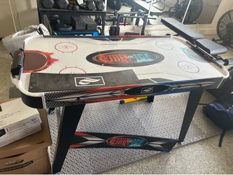 Air hockey table