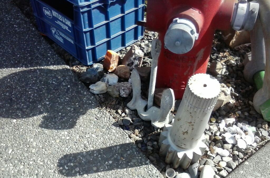 small boat anchor 11 in tall