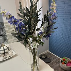  Center Piece From Harvertys Furniture 