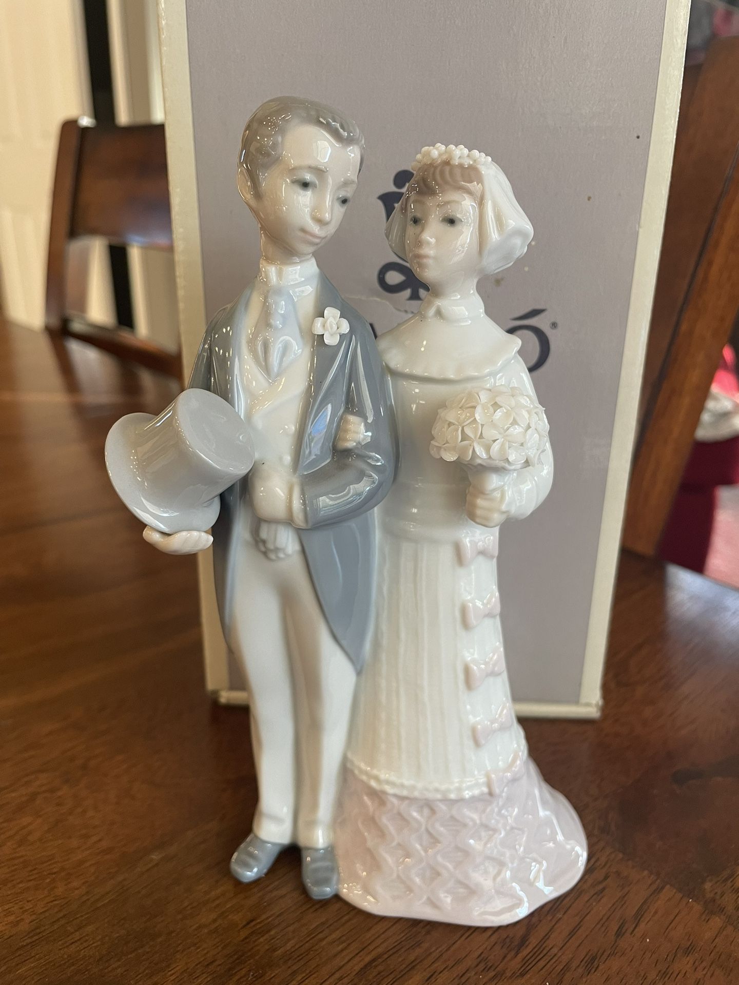 Lladro Vintage Wedding Couple