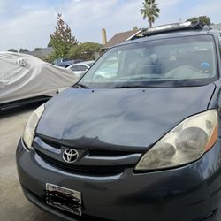 Toyota Sienna 2008