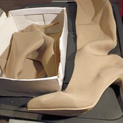 CN42     BEIGE.    WMNS  KNIT  THIGH BOOTS