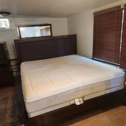 Wooden King Bedroom Set 