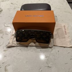 Louis Vuitton Men’s sunglasses New