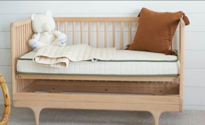 Like new Organic Crib Mattress DUAL-STAGE newborn and toddler, ORGANIC & NONTOXIC