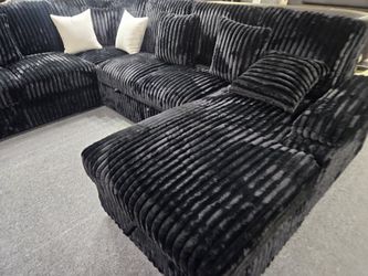 Brand New Black  Soft Jumbo Corduroy U Sectional With Sofa Pullout And Storage Chaise (123.03 x 97.64 (66.93 Chaise) x 38.19 in. H
 SEAT HEIGHT: 18.90