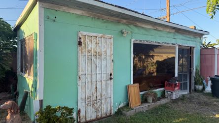 FREE METAL FREE GLASS WINDOW