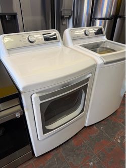 LG set Washer and Dryer gas