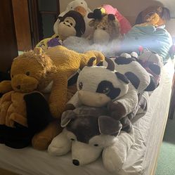 Tons Of Stuffed Animals. Huge Lot. Christmas Gifts Toya. 