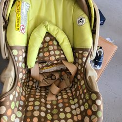 Infant Car Seat 💺