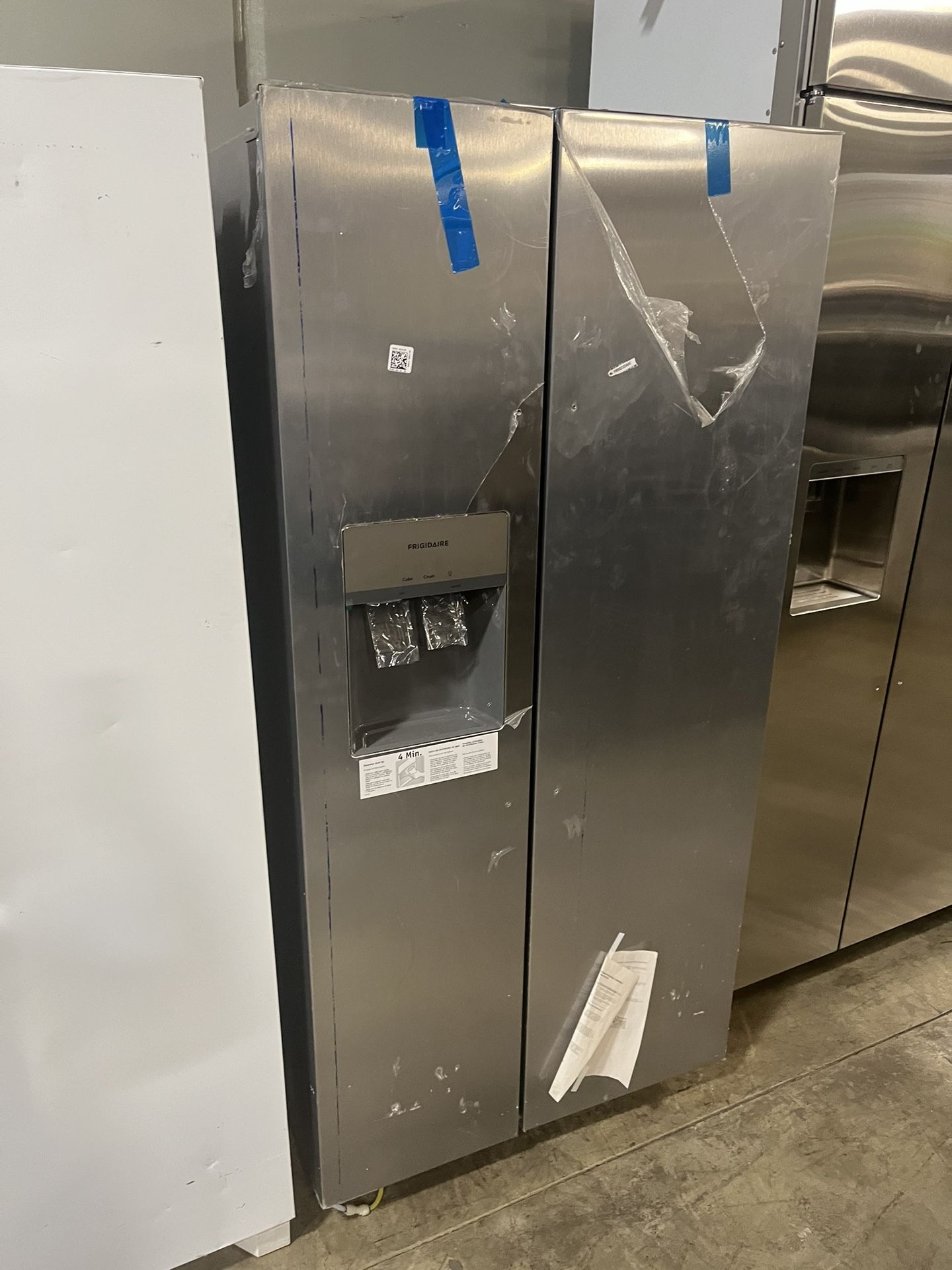 FRIGIDAIRE SIDE BY SIDE REFRIGERATOR 33 WIDE 