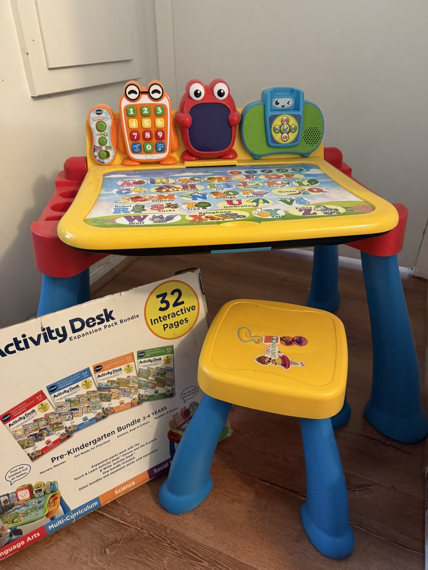 VTech Activity Desk with Stool
