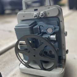 Vintage Bell & Howell 8mm Camera – Works + Original Case! 🔥