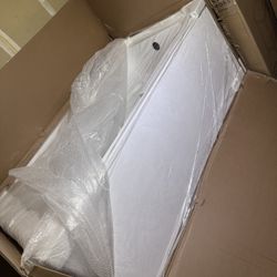 Swiss Madison Claire 60” Alcove Bathtub – Right Drain, Glossy White