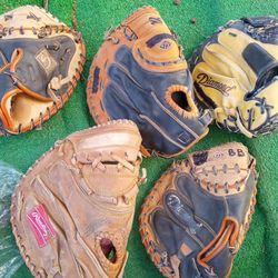 BASEBALL ⚾⚾ CATCHING CATCHERS GLOVE only $80 Each ! Better Hurry! 😁😜
