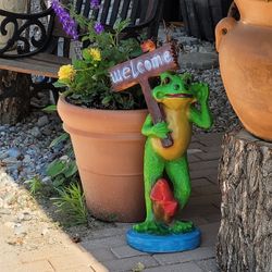 Large Welcome Frog 