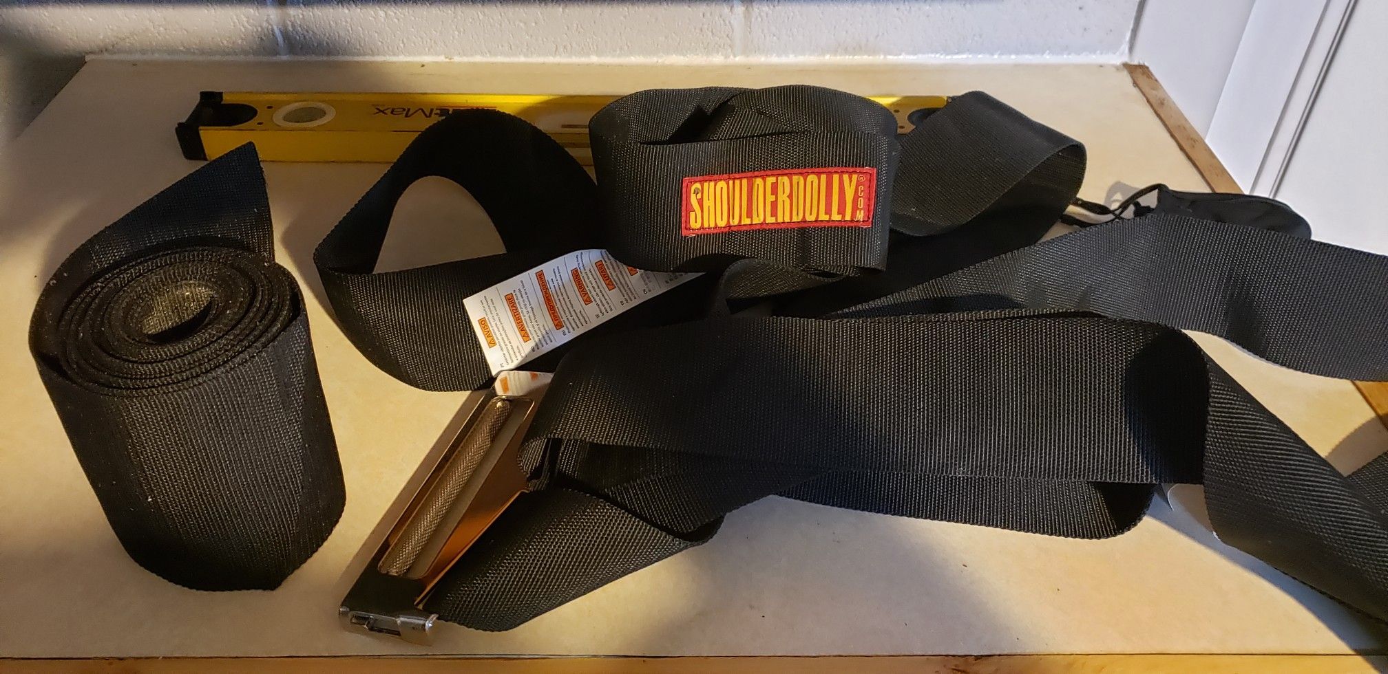 Shoulder dolly, move heavy things easy