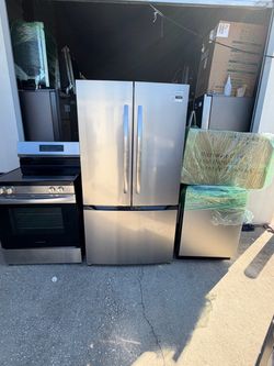 Full Frigidaire in stainless steel with 2 months warranty,delivery and installation available    1580   Fridge new  Microwave new  Diswasher new  Stov