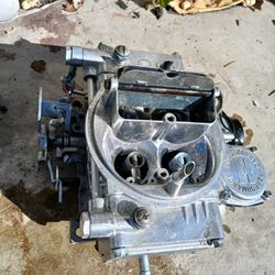 CLEAN HOLLEY 650CFM CARBURETOR!! SEMI POLISHED!! 150$ OBO