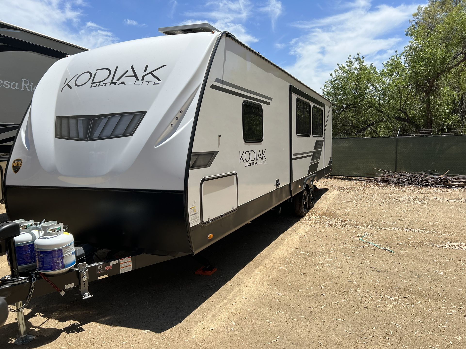2022 Kodiak Ultra Lite Dutchman Travel Trailer With Extended Warranty
