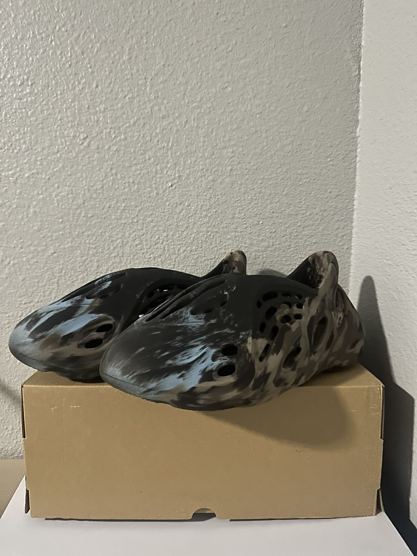 adidas Yeezy Foam RNR MX Cinder