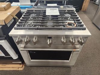 Cafe 36 in. 5.75 cu. ft. Smart 6 Burner Dual Fuel Range with Convection in Stainless Steel
