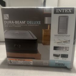Lightly Used Intex Dura-Beam Deluxe Twin Air Mattress | Built-In Pump | 18” Raised
