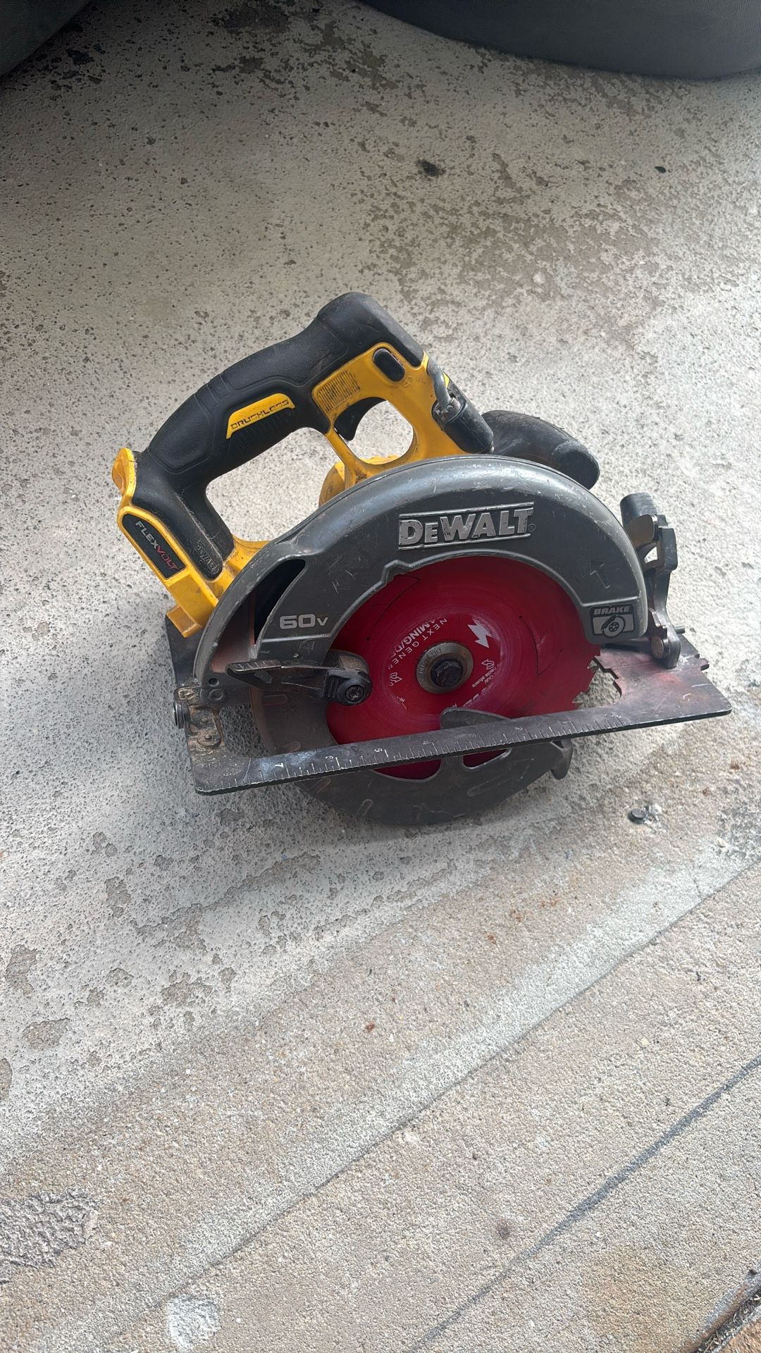 Dewalt Saw