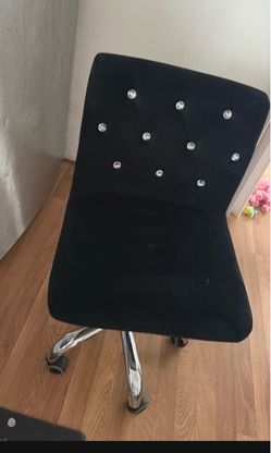 Vanity chair