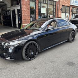 22’ Staggered Mercedes Wheels 