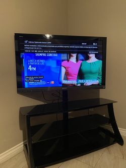 TV With Glass TV Stand And Mount