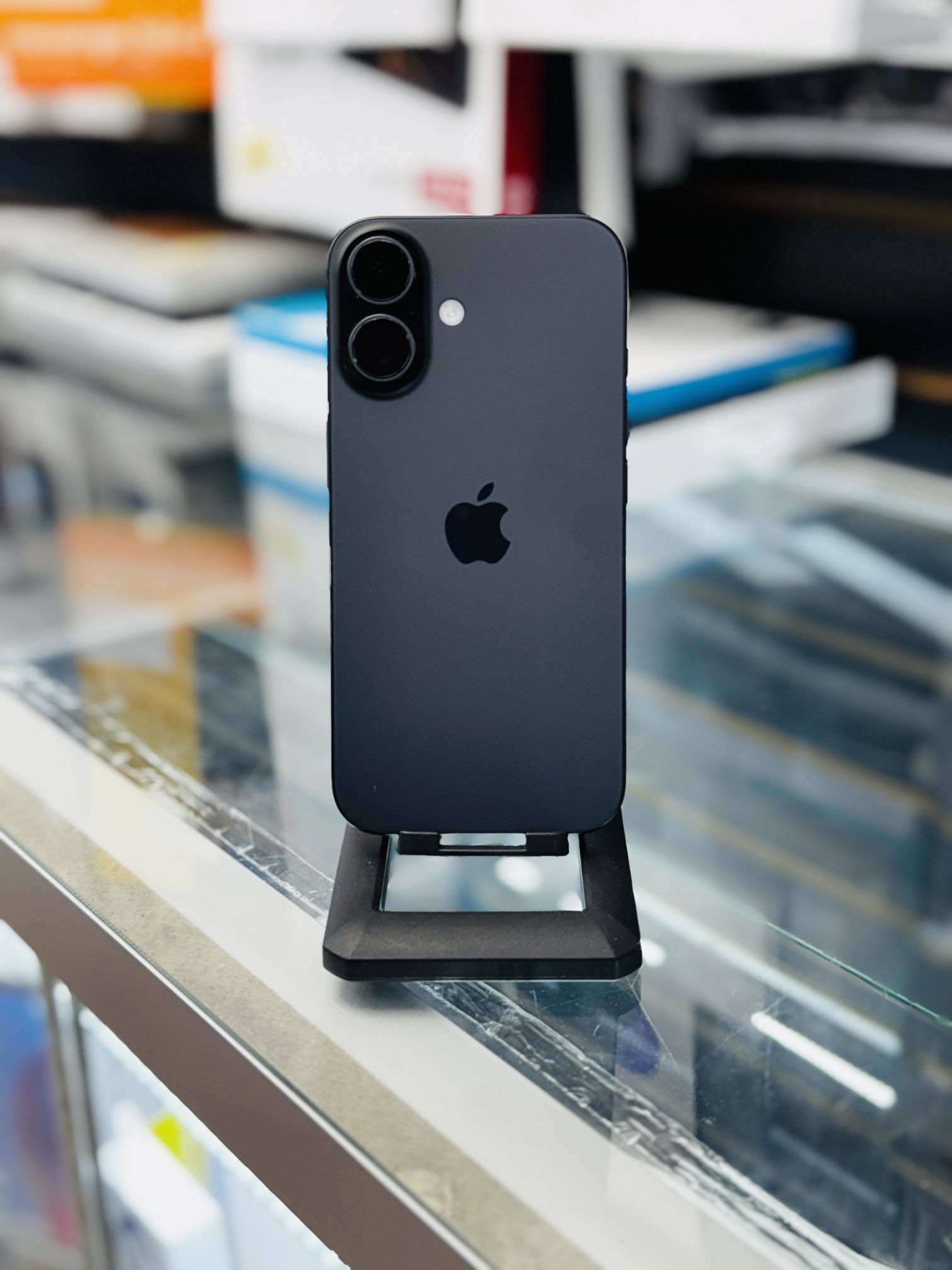 iPhone 16 (Factory Unlocked)