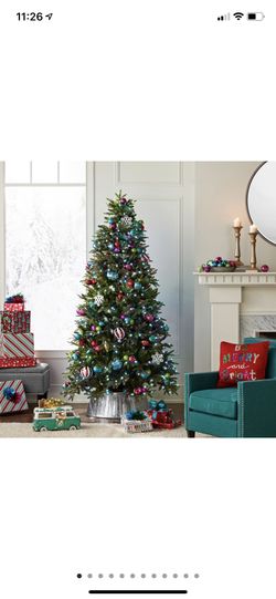 7.5 ft pre lit Christmas tree