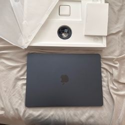 Apple MacBook Air 15 Inch 256gb Flash Hd M2 Chip Brand New 8ram Open Box New Didn’t Used It 