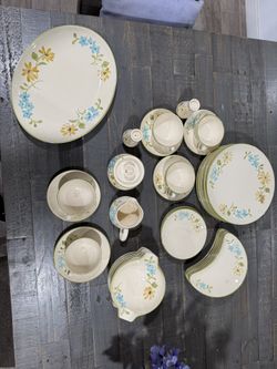 Vintage Franciscan Earthenware Daisy 1960s Full set