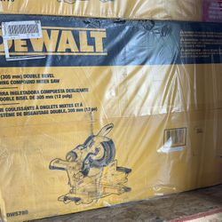 DEWALT DWS780  15 Amp Corded 12 in. Double Bevel Sliding Compound Miter Saw with XPS technology, Blade Wrench and Material Clamp