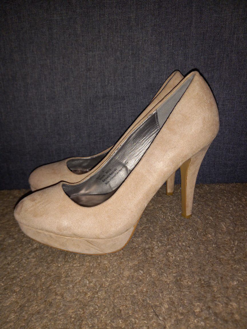 Maurices Suede Heels Size 8