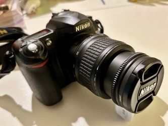 NIKON D50 DIGITAL SLR CAMERA & ZOOM LENS..in full working order.