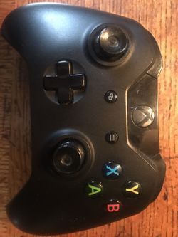 Xbox one wireless controller ( black color )