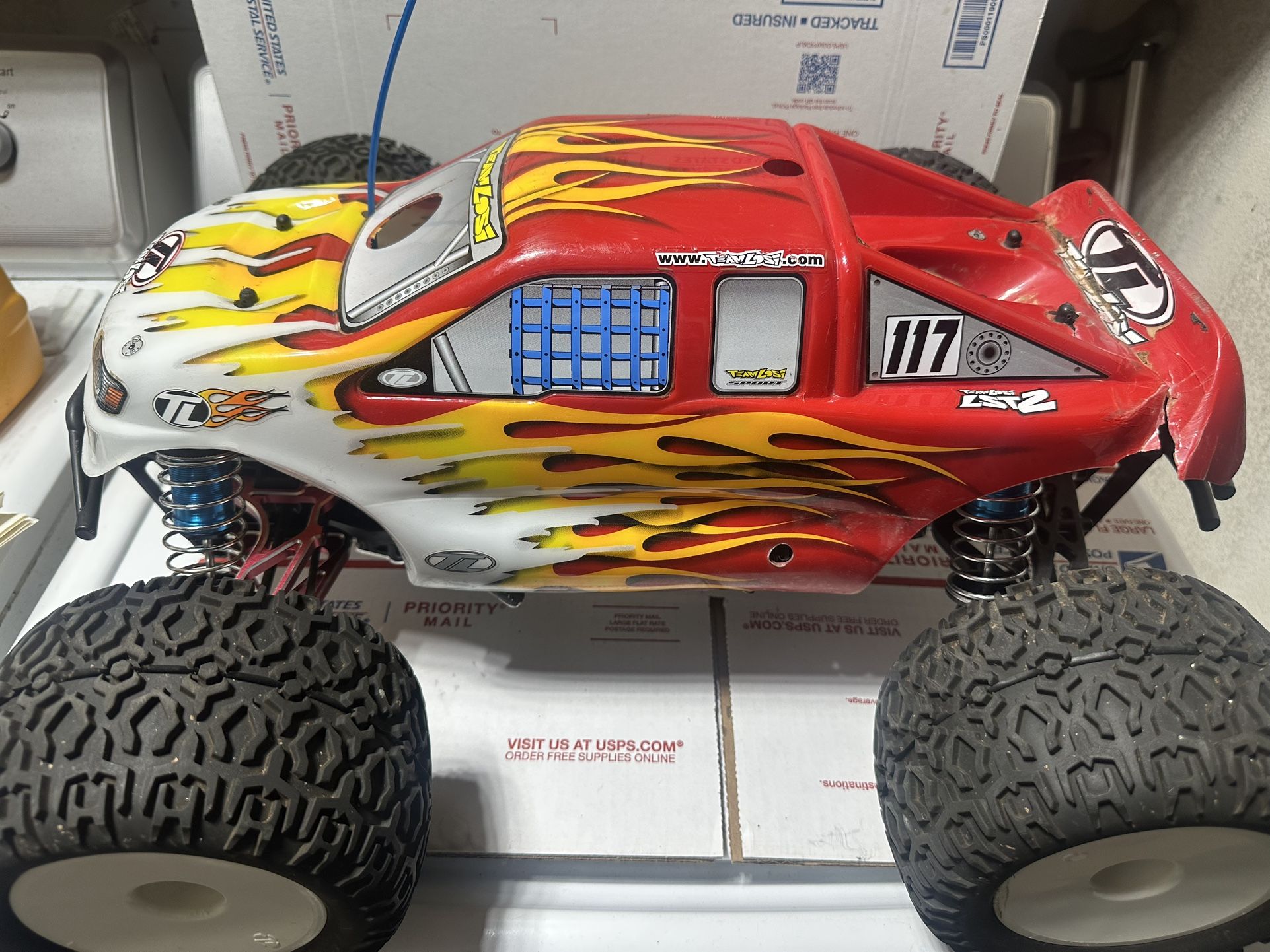 Team Losi LST2