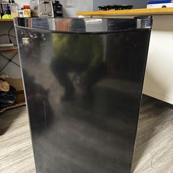 Mini fridge