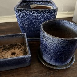 Set of 3 blue painted ceramic plant pots 
