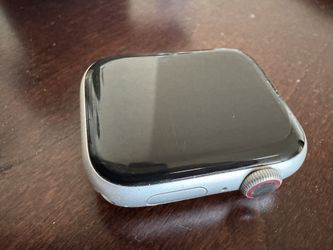 Pre-Owned Apple Watch Series 4 44mm GPS + Cellular 4G LTE - Gray