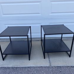 Mesa auxiliar cuadrada y moderna de la marca Zinus, colección Studio