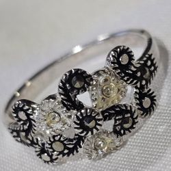 925 Sterling Silver Signed MO Thailand Bling Flower Heart Shape Ring Size 6 1/2 Two Tone Dark And Light Silver