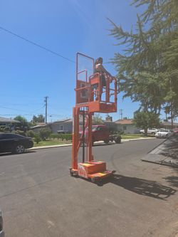14ft vertical man lift