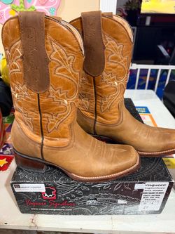 Cowboy boots size 8
