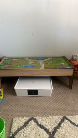 Train table with train tracks